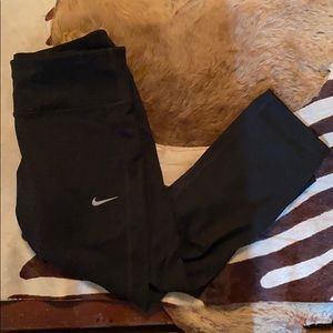 Nike cropped leggings. Size small.